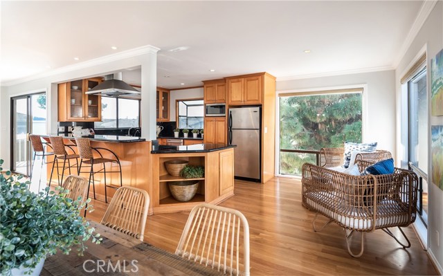 Again, another 6' x 7' window.  Lots of greenery provides a tree house effect