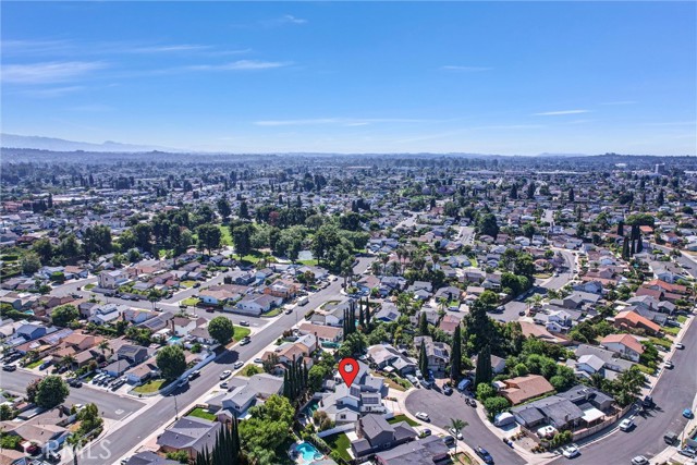 23881 Gates Street, Lake Forest CA: https://media.crmls.org/medias/ae2c3b74-2ff2-4697-bdb3-d28ad88ad388.jpg
