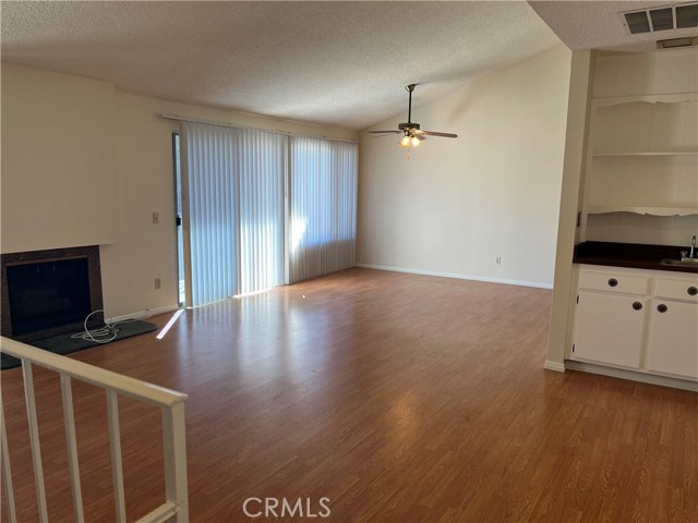 Detail Gallery Image 12 of 20 For 19547 Rinaldi #27,  Porter Ranch,  CA 91326 - 3 Beds | 3 Baths