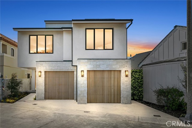 20 Balboa Coves, Newport Beach CA: https://media.crmls.org/medias/ae2ce6ba-7b32-4a3b-a648-1b73f85a8cff.jpg