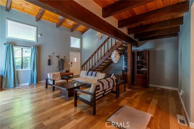 Detail Gallery Image 3 of 30 For 31045 Valley Oak Dr, Running Springs,  CA 92382 - 2 Beds | 2 Baths