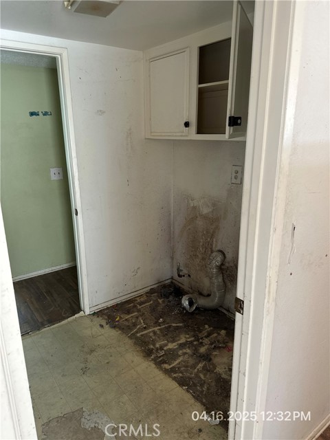 14535 Owens River Road, Victorville CA: https://media.crmls.org/medias/ae2f8a81-b25c-4dde-9e15-6e8658ce16ff.jpg