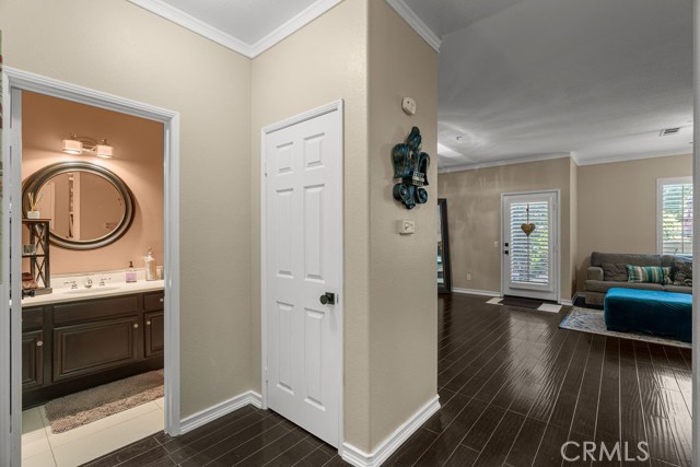 Detail Gallery Image 8 of 38 For 1360 Ashton Park Ln, Thousand Oaks,  CA 91320 - 3 Beds | 2/1 Baths