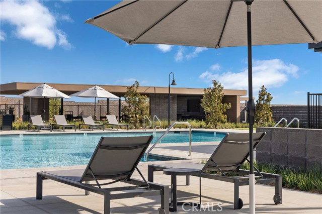 Detail Gallery Image 9 of 12 For 15868 Blue Copper Way, Fontana,  CA 92336 - 3 Beds | 2/1 Baths