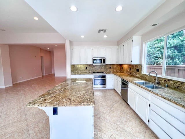 Detail Gallery Image 10 of 49 For 31651 Mccartney Dr, Winchester,  CA 92596 - 3 Beds | 2/1 Baths