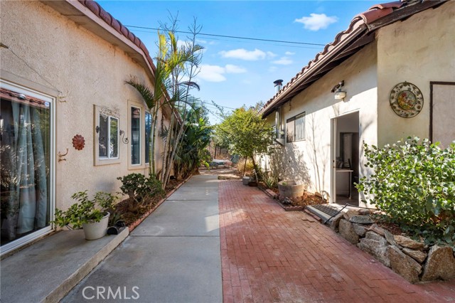 2311 Rose Road, Fallbrook CA: https://media.crmls.org/medias/ae3118af-9230-4ac8-94c4-19295f0e92d8.jpg