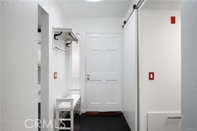 https://media.crmls.org/medias/ae312dc7-1569-46c7-9751-e78adcda8c3c.jpg?preset=X-Large