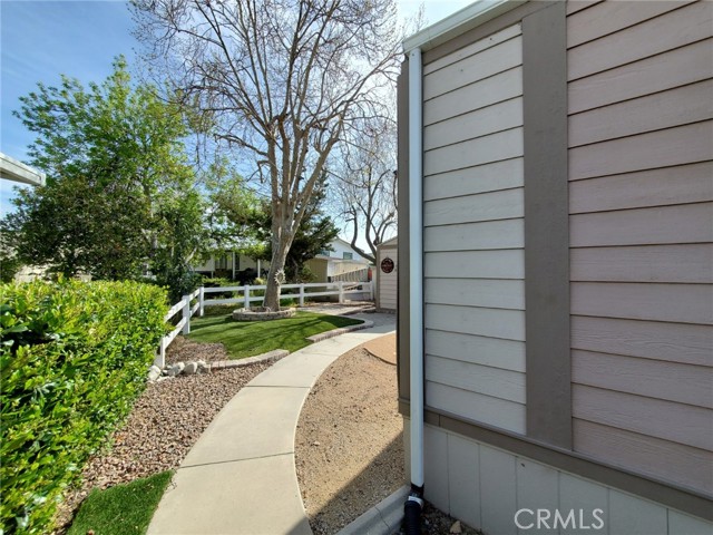 Detail Gallery Image 5 of 23 For 21204 Seepwillow Way, Canyon Country,  CA 91351 - 2 Beds | 2 Baths