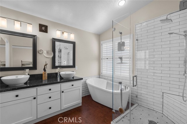 27711 Adonis Lane, Canyon Country CA: https://media.crmls.org/medias/ae325035-1734-4773-b24e-753b6f4995d9.jpg