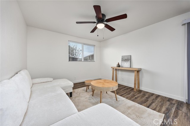 Detail Gallery Image 7 of 41 For 306 Kings Ln, Bakersfield,  CA 93308 - 2 Beds | 1 Baths