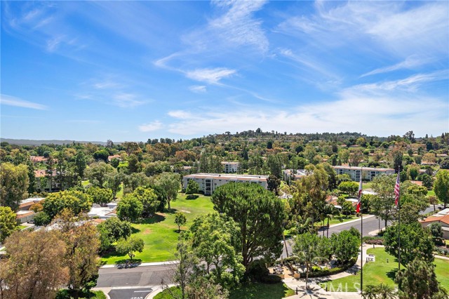 24055 Paseo Del Lago, Laguna Woods CA: https://media.crmls.org/medias/ae32a96a-6e07-4254-ae35-356a4f399e70.jpg
