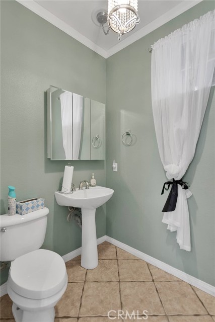 34113 Castle Pines Drive, Yucaipa CA: https://media.crmls.org/medias/ae32cb8c-cb4e-42ca-95b2-33f95a737d52.jpg