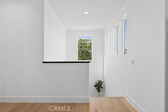 24229 La Montura Drive, Valencia CA: https://media.crmls.org/medias/ae335924-0665-47a0-9db0-2b2facde288e.jpg