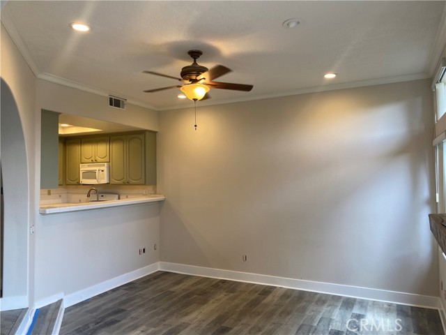 Detail Gallery Image 4 of 19 For 2064 Emory Ave, Simi Valley,  CA 93063 - 3 Beds | 2/1 Baths