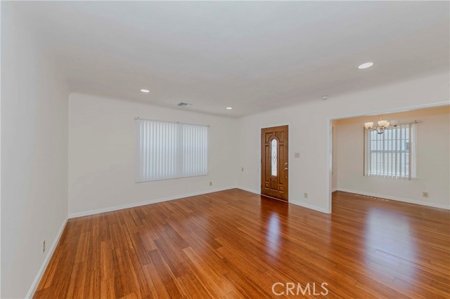 Detail Gallery Image 7 of 52 For 2944 Mayfield Ave, La Crescenta,  CA 91214 - 3 Beds | 2 Baths