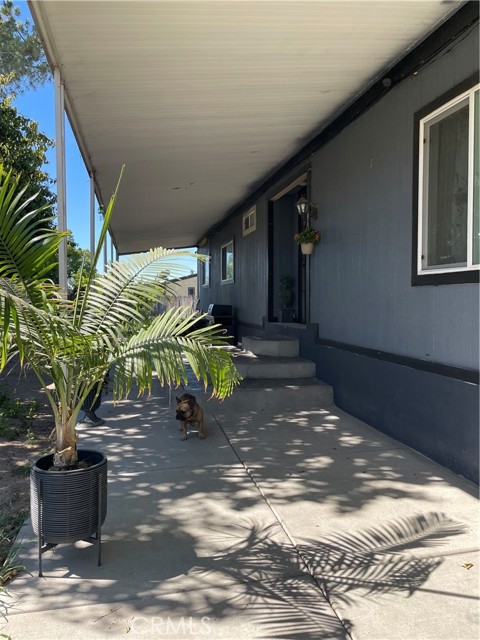 7161 Bobbie Ave, Winton CA: https://media.crmls.org/medias/ae35aacf-f56d-470e-90e7-36df064ecf83.jpg