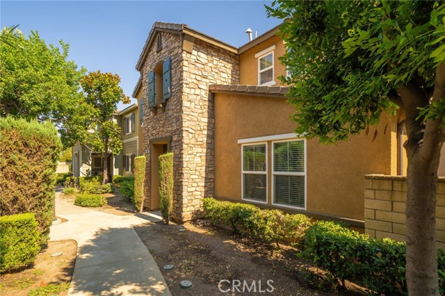 Detail Gallery Image 1 of 43 For 406 N Placer Privado, Ontario,  CA 91764 - 3 Beds | 2/1 Baths