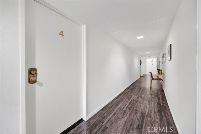 Detail Gallery Image 3 of 30 For 17303 Chatsworth St #4,  Granada Hills,  CA 91344 - 2 Beds | 1/1 Baths