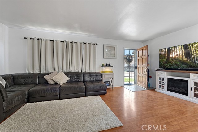 1553 Dennis Place, West Covina CA: https://media.crmls.org/medias/ae3618af-0646-44df-a13a-4c1ad5abfafa.jpg
