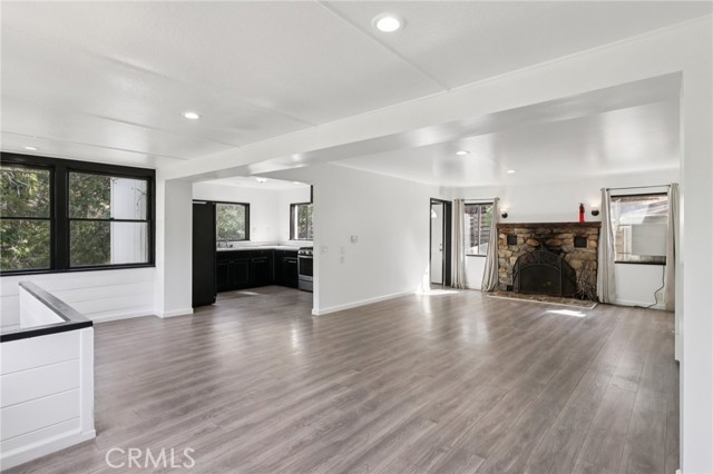 Detail Gallery Image 9 of 41 For 532 Sunset, Crestline,  CA 92325 - 3 Beds | 1/1 Baths