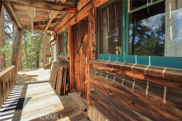 Detail Gallery Image 38 of 47 For 39342 Mohawk Dr, Fawnskin,  CA 92333 - 4 Beds | 2 Baths