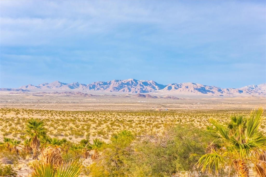 https://media.crmls.org/medias/ae37a71e-f8a4-4132-ab3d-35698654c757.jpg?preset=X-Large