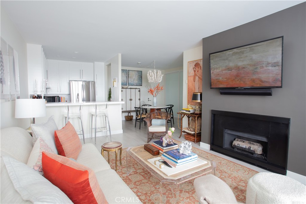 11645 Montana Avenue #330