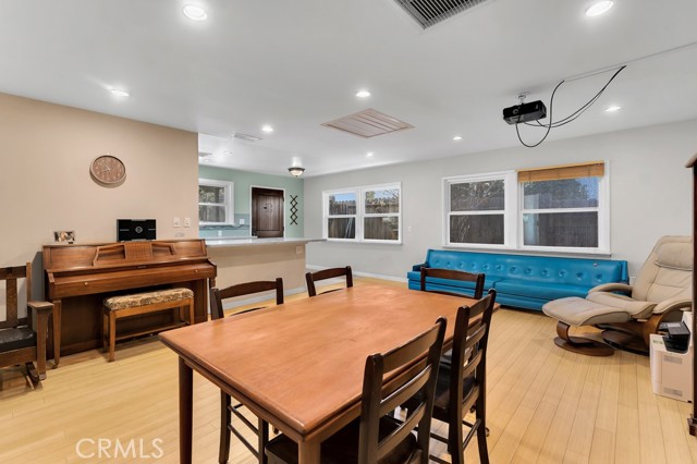 Detail Gallery Image 8 of 31 For 10549 Mcclemont Ave, Tujunga,  CA 91042 - 4 Beds | 2 Baths