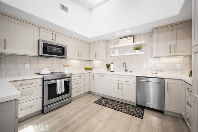 Detail Gallery Image 18 of 59 For 1360 Pelham Rd 69g,  Seal Beach,  CA 90740 - 2 Beds | 1/1 Baths