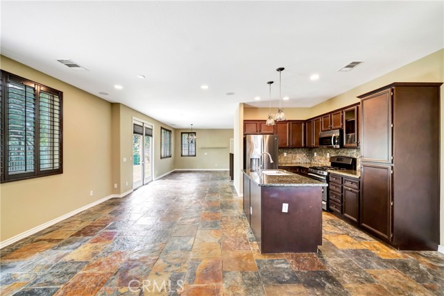 Detail Gallery Image 8 of 65 For 27735 Summer Grove Pl, Valencia,  CA 91354 - 4 Beds | 3 Baths