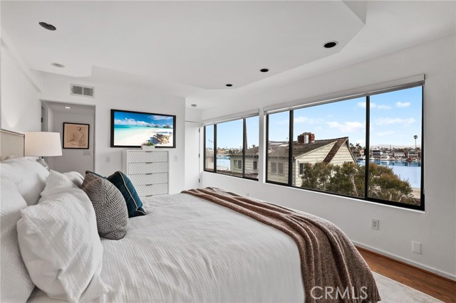 Image 22 of 57 For 64 59th Place