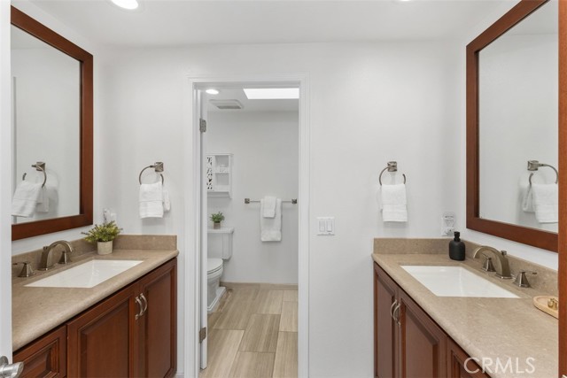 17 Wandering Rill, Irvine CA: https://media.crmls.org/medias/ae3cb5c6-b0f3-49e0-82e5-343027a71569.jpg