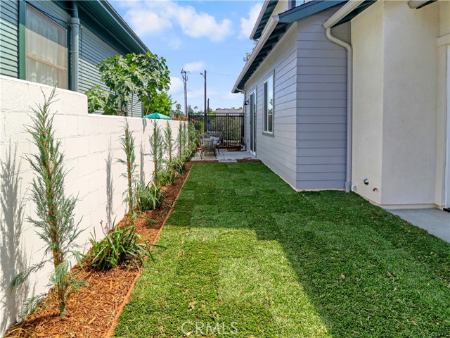 615 E Walnut Avenue, Monrovia CA: https://media.crmls.org/medias/ae3f05c9-d94f-4b43-9304-a5f4df6b2aee.jpg