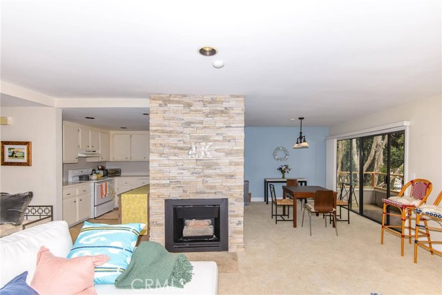 700 Esplanade, Redondo Beach, California 90277, 2 Bedrooms Bedrooms, ,2 BathroomsBathrooms,Residential,Sold,Esplanade,SB17099980