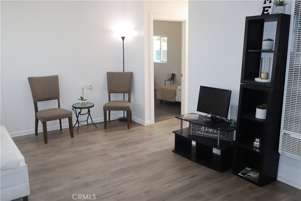 https://media.crmls.org/medias/ae4040b5-8118-49a3-b9a9-a3aa5fbd7286.jpg?preset=X-Large