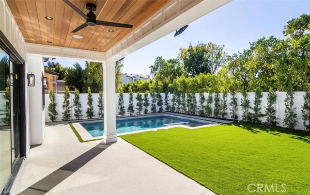 4923 Rhodes Avenue, Valley Village CA: https://media.crmls.org/medias/ae40b53d-c146-4da1-b3a8-b9cacb7362db.jpg