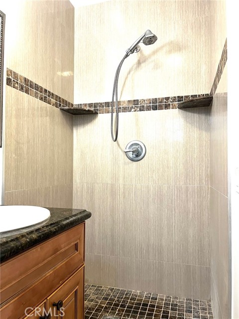 8049 Le Berthon Street, Sunland CA: https://media.crmls.org/medias/ae40cb77-3f99-44ca-a9d1-b3266549e5c0.jpg