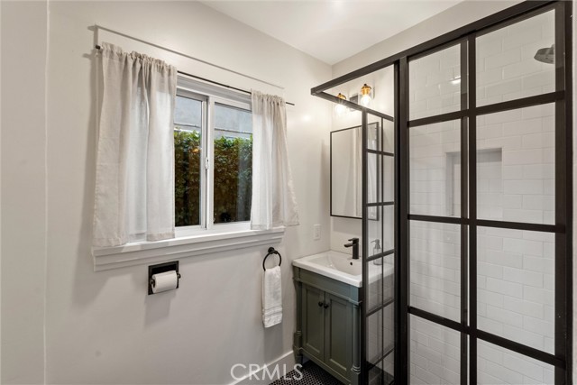 Detail Gallery Image 13 of 30 For 6072 Delphi, Los Angeles,  CA 90042 - 1 Beds | 1 Baths