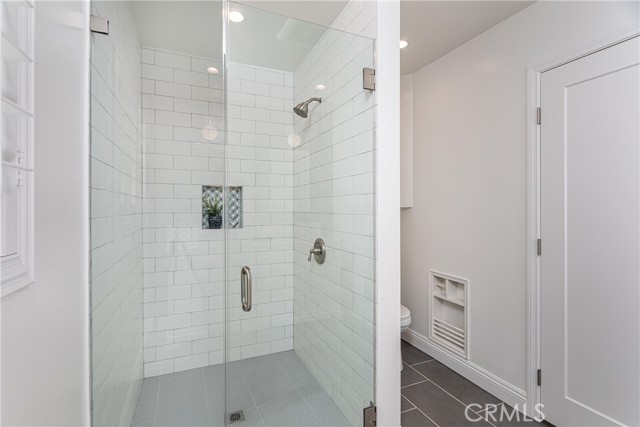 Detail Gallery Image 27 of 45 For 401 S Sparks St, Burbank,  CA 91506 - 3 Beds | 3 Baths
