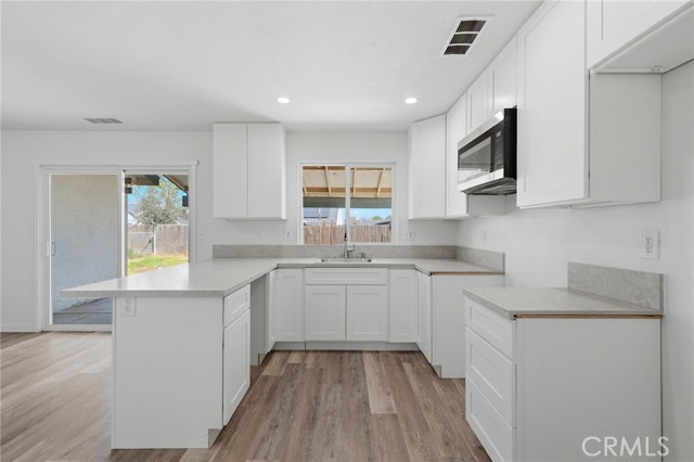 Detail Gallery Image 10 of 25 For 1921 S Kerckhoff Way, Hanford,  CA 93230 - 3 Beds | 2 Baths