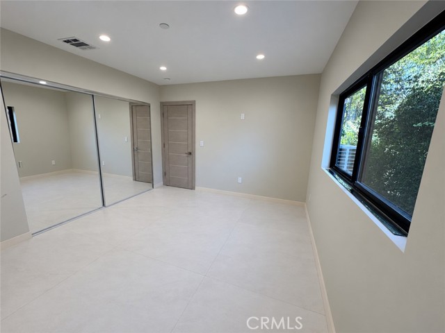 5100 Fallbrook photo 31