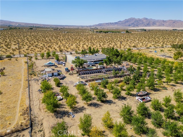 Detail Gallery Image 8 of 14 For 9425 Banta Rd, Lucerne Valley,  CA 92356 - 4 Beds | 2 Baths