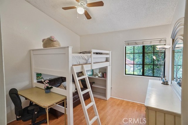 Detail Gallery Image 16 of 31 For 26379 Rainbow Glen Dr #261,  Newhall,  CA 91321 - 3 Beds | 2 Baths
