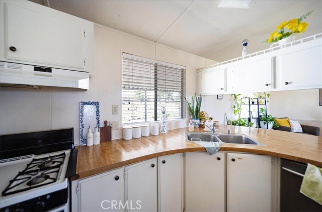 Detail Gallery Image 3 of 49 For 31175 Chade, Menifee,  CA 92584 - 6 Beds | 4 Baths