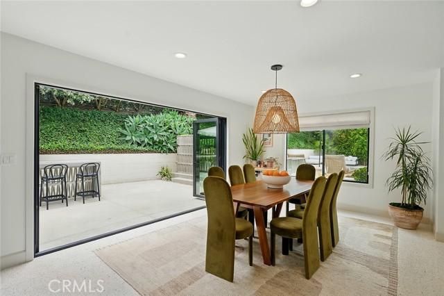 6360 E Vera Crest Drive, Long Beach CA: https://media.crmls.org/medias/ae458f46-d917-4386-8ebf-0723f5a79bc3.jpg