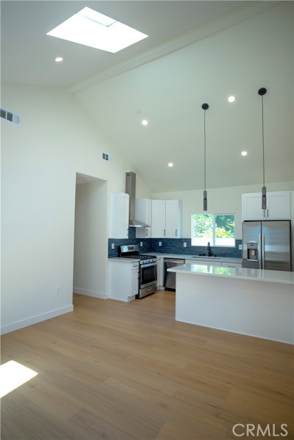 20513 Vose, Winnetka CA: https://media.crmls.org/medias/ae459584-41d8-407e-a4c8-f711c300d2f6.jpg