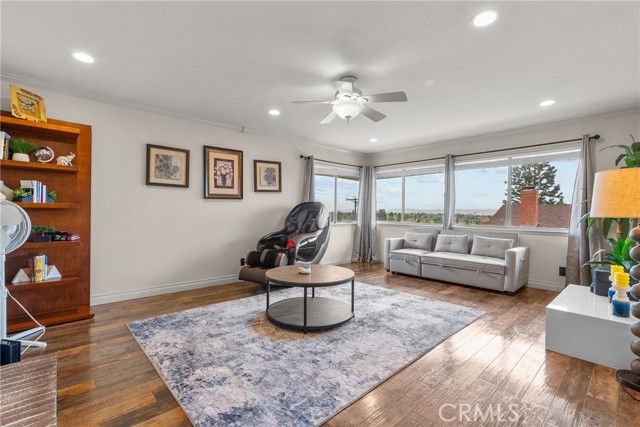 Detail Gallery Image 10 of 59 For 9558 Swinton, North Hills,  CA 91343 - 3 Beds | 2 Baths