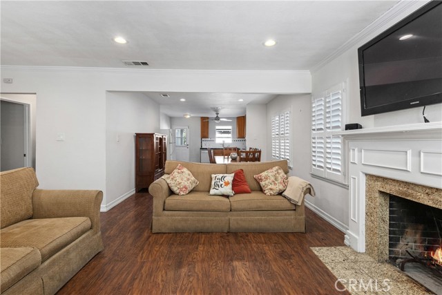 Detail Gallery Image 8 of 35 For 2860 Chestnut Ave, Long Beach,  CA 90806 - 3 Beds | 2 Baths