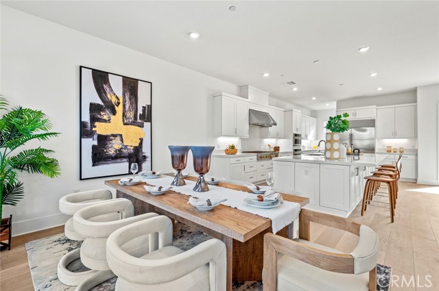 Detail Gallery Image 16 of 40 For 209 Junco, Irvine,  CA 92618 - 5 Beds | 4/1 Baths