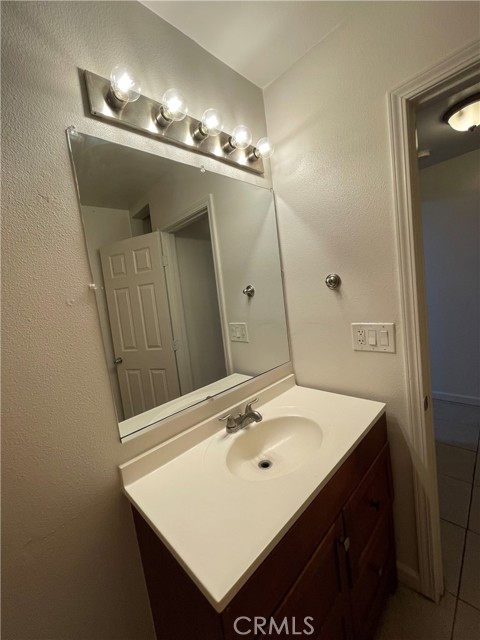 Detail Gallery Image 14 of 14 For 6141 Marbrisa, Huntington Park,  CA 90255 - 1 Beds | 1 Baths